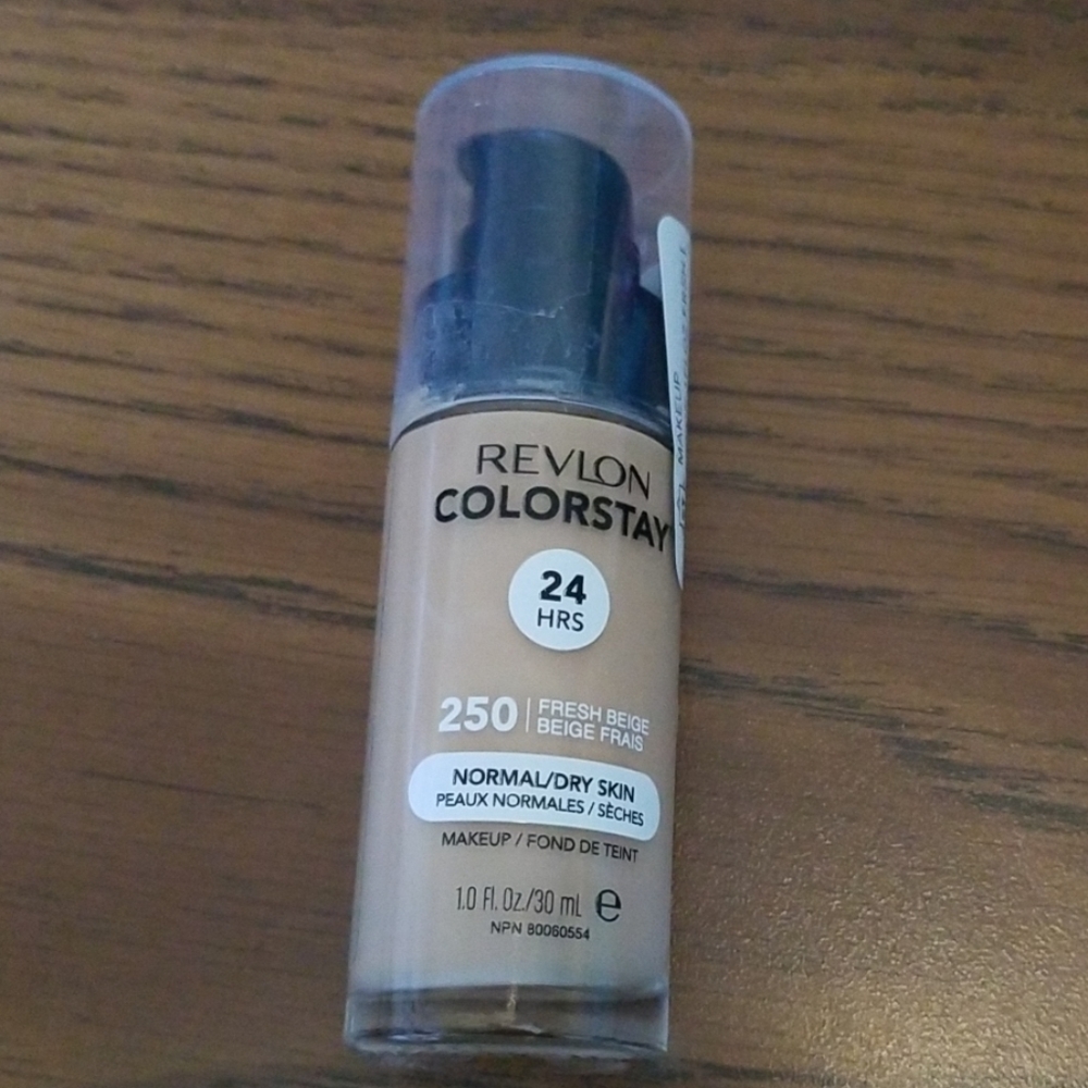 Revlon Colorstay Makeup - Picture 1 of 2